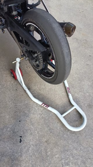 Caballete trasero moto ITR