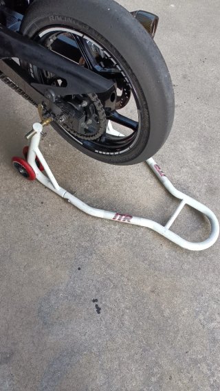 Caballete trasero moto ITR