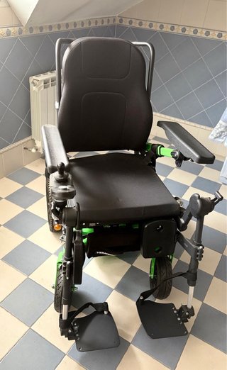 Silla de ruedas monotorizada nueva