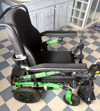 Silla de ruedas monotorizada nueva
