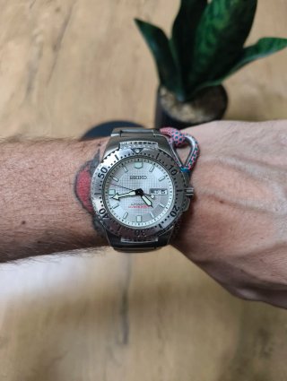 Seiko "White Knight" - Ref. 7S26-01X0 (SKXA47)