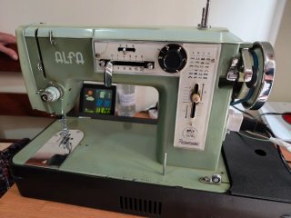Máquina de coser Alfa Rotomatic