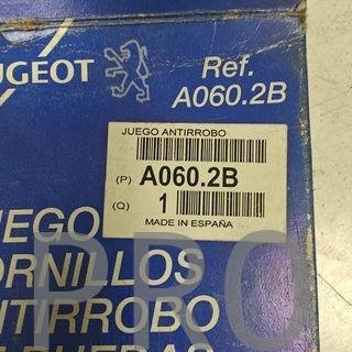 JUEGO TORNILLOS ANTIRROBO PEUGEOT NUEVO A0602B