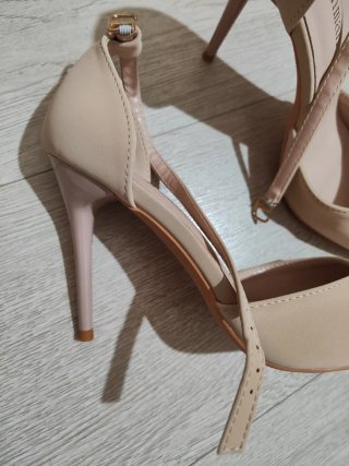 Tacones talla 38 color albaricoque