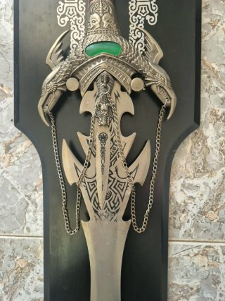 Espada decorativa de fantasía