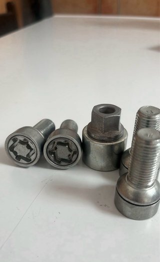 TORNILLOS ANTIRROBO VW GOLF MK7 Audi VW T4T5 T6 T7