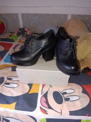 Zapatos de tacón negros talla 39