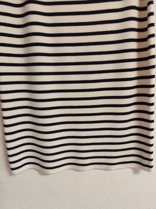 Falda de chica talla S de Massimo Dutti.