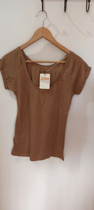 Camiseta Bershka Calavera Toro