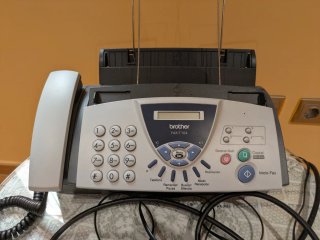 Fax Brother FAX-T104 con auricular teléfonico