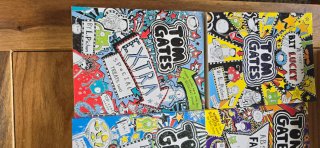 7 magnificos libros de TOM GATES. En inglés