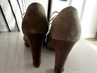 Zapatos tacón ante beige
