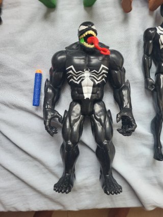 Muñecos Marvel, Goku, Spiderman y más