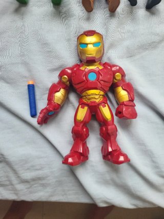 Muñecos Marvel, Goku, Spiderman y más