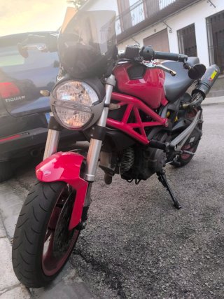 Ducati Monster 696+ Roja