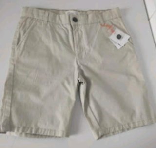 Pantalón corto beige nuevo  Talla 14