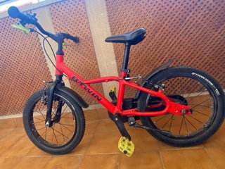 Bicicleta infantil roja Btwin 16pulgadas