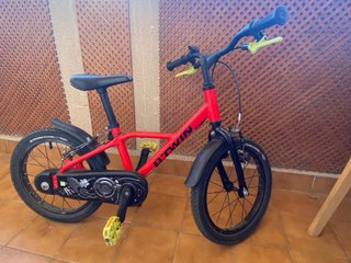 Bicicleta infantil roja Btwin 16pulgadas