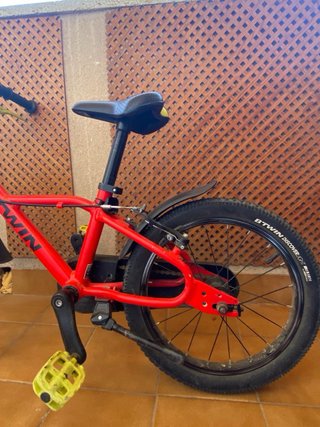 Bicicleta infantil roja Btwin 16pulgadas