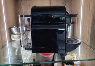 Cafetera Nespresso De'Longhi Inissia EN80.B