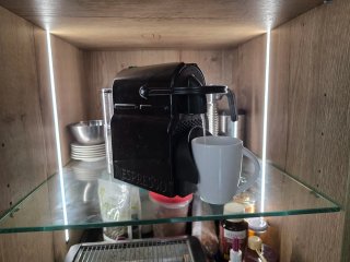Cafetera Nespresso De'Longhi Inissia EN80.B