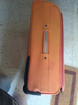 Maleta de viaje naranja