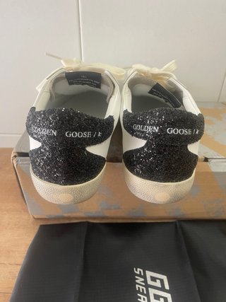 Golden Goose Superstar Sneakers Doradas y Blancas
