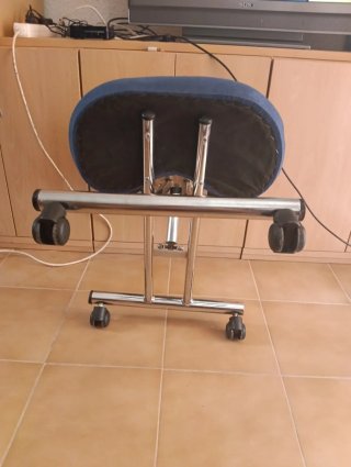 Silla Ergonómica Azul y Plateada