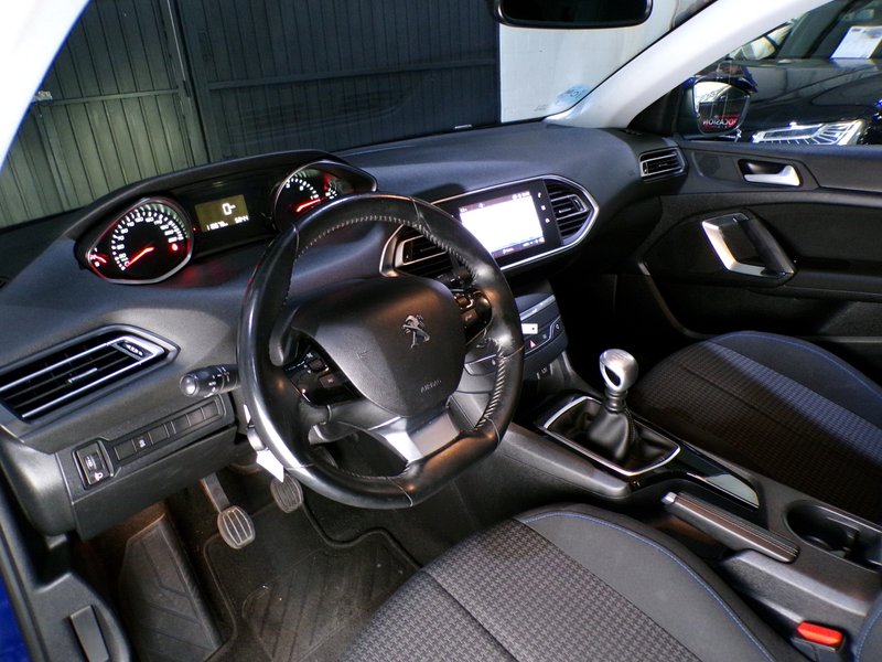 Peugeot 308 2019, foto 27