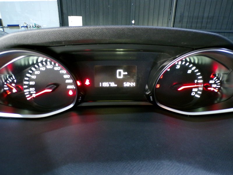 Peugeot 308 2019, foto 30
