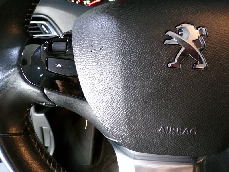 Peugeot 308 2019, foto 36