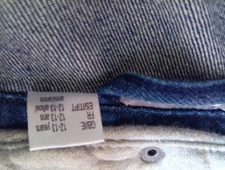 Chaqueta vaquera con mangas sudadera