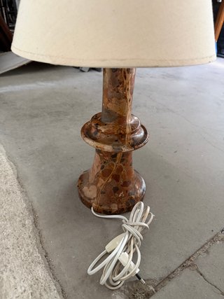 Lámpara de mesa de mármol