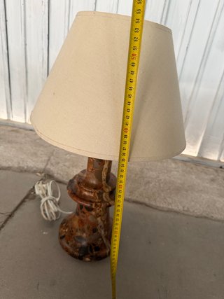 Lámpara de mesa de mármol