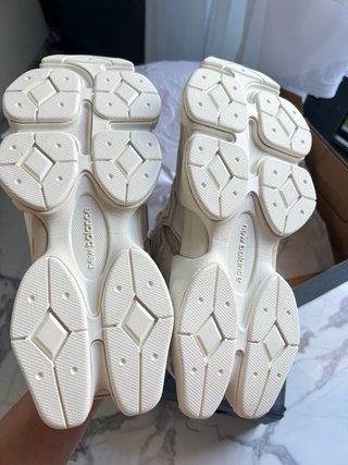 New Balance 9060 Beige/Blanco