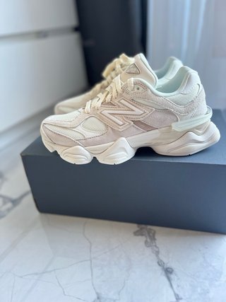 New Balance 9060 Beige/Blanco