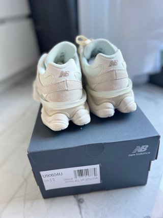 New Balance 9060 Beige/Blanco