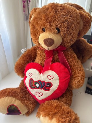 Oso de peluche con corazón Love