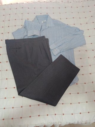Lote Camisa Rayas y Pantalón Gris
