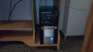 Ordenador completo con pantalla y altavoces