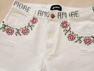 Shorts Desigual bordados flores talla 42