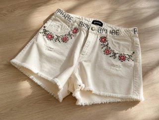Shorts Desigual bordados flores talla 42