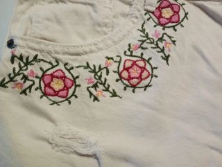 Shorts Desigual bordados flores talla 42