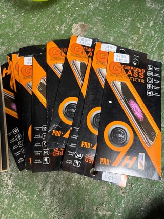 Lote protectores pantalla y fundas 4-OK Otterbox