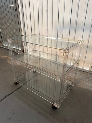 Carrito de cristal y metacrilato