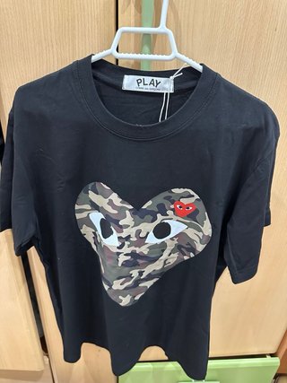 Camiseta PLAY Comme des Garçons