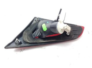 Mitsubishi 22491930 mn105623 piloto trasero colt