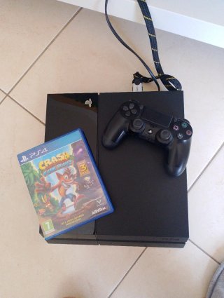 PS4 (PlayStation 4) + Crash Bandicoot N. Sane Tril