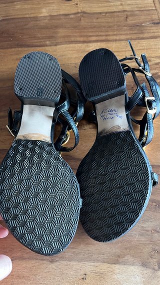 Sandalias Givenchy negras y doradas T.37