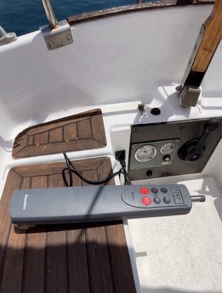 Piloto Automático Raymarine ST2000+ con caja
